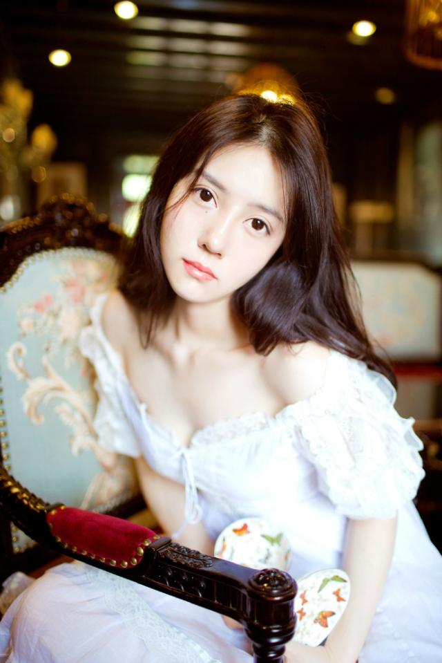 “吼~”